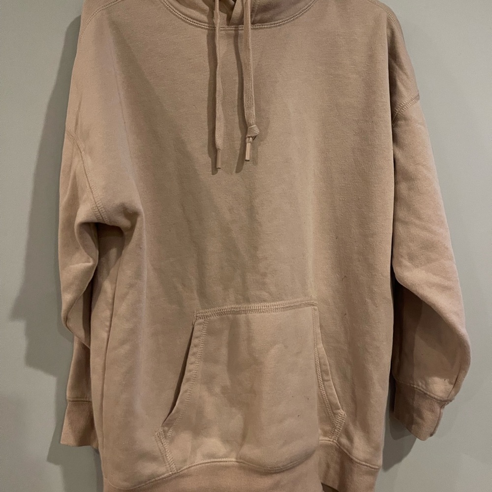 beige sweatshirt